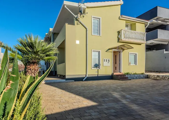 Mahnet Apartment Vir