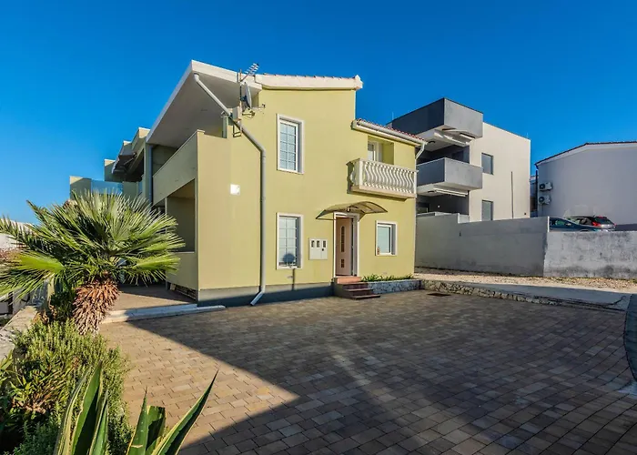 Mahnet Apartment *